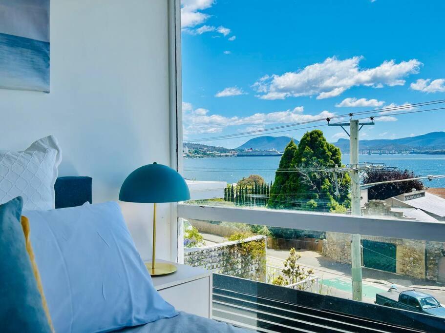Вилла The Tassie - Luxury With Panoramic Water Views Хобарт Экстерьер фото