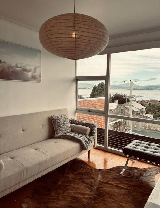 Вилла The Tassie - Luxury With Panoramic Water Views Хобарт Экстерьер фото
